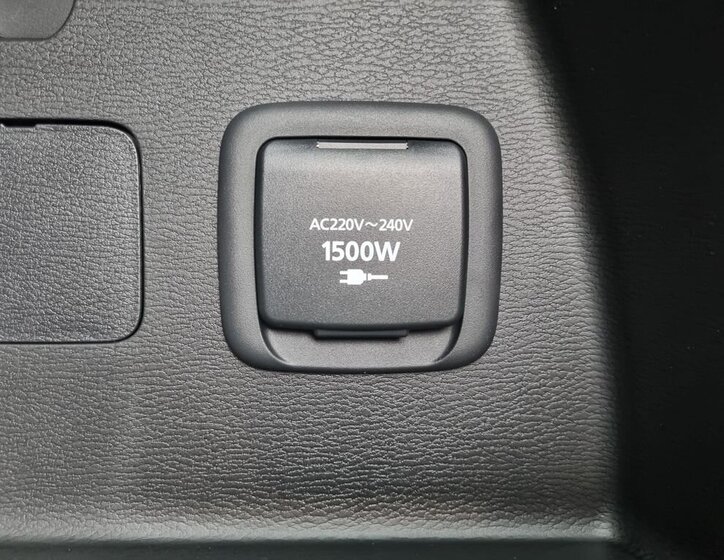 Mitsubishi Outlander SUV 2,4 l 225 kw