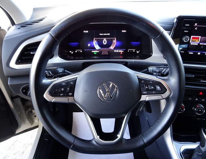 Volkswagen T-Roc 13