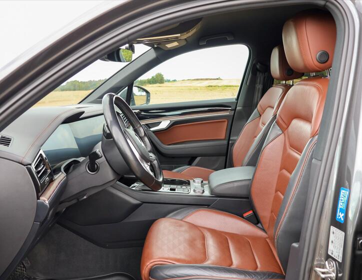 Volkswagen Touareg 12