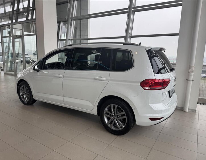 Volkswagen Touran MPV 1,5 l 110 kw
