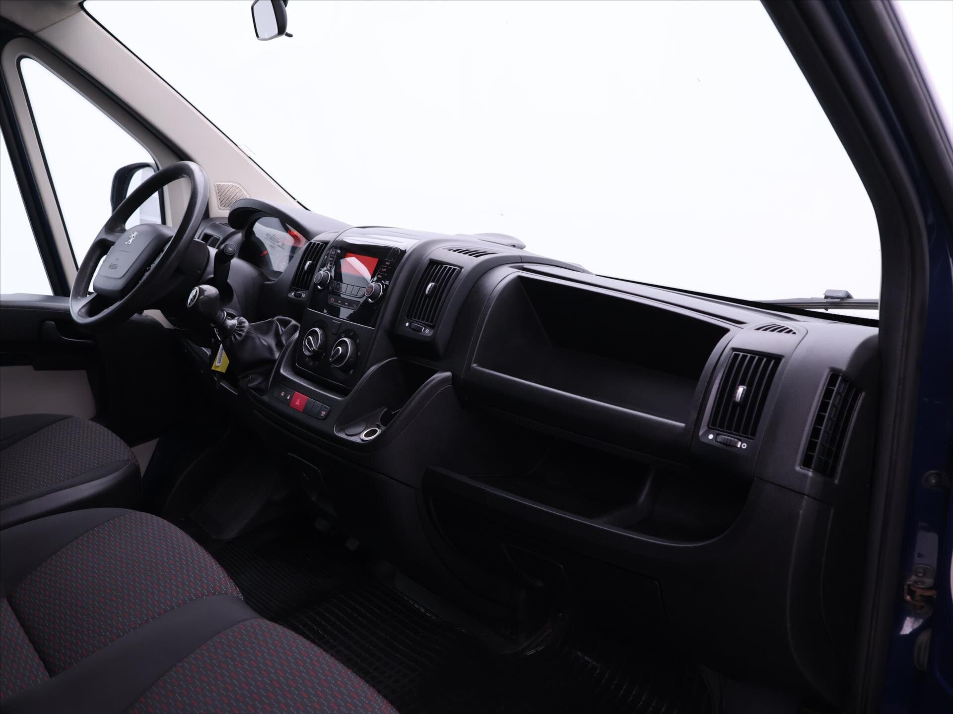 Peugeot Boxer Valník 2,0 l 96 kw