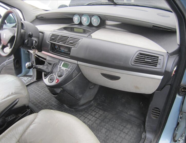 Peugeot 807 Kombi 2,2 l 94 kw