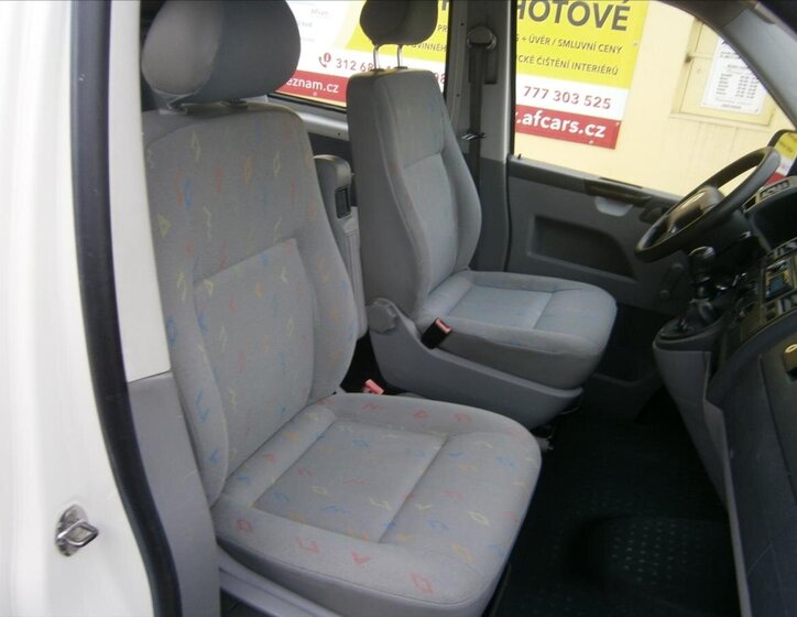 Volkswagen Transporter Kombi 1,9 l 63 kw