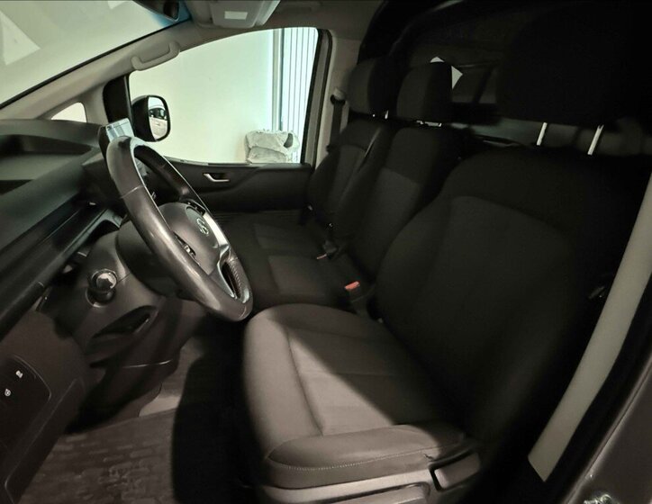 Hyundai Staria 9