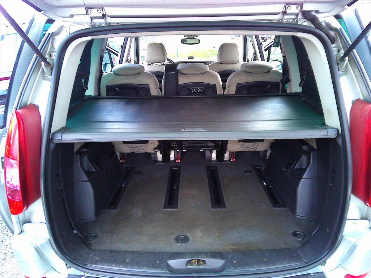 Peugeot 807 MPV 2,0 l 100 kw