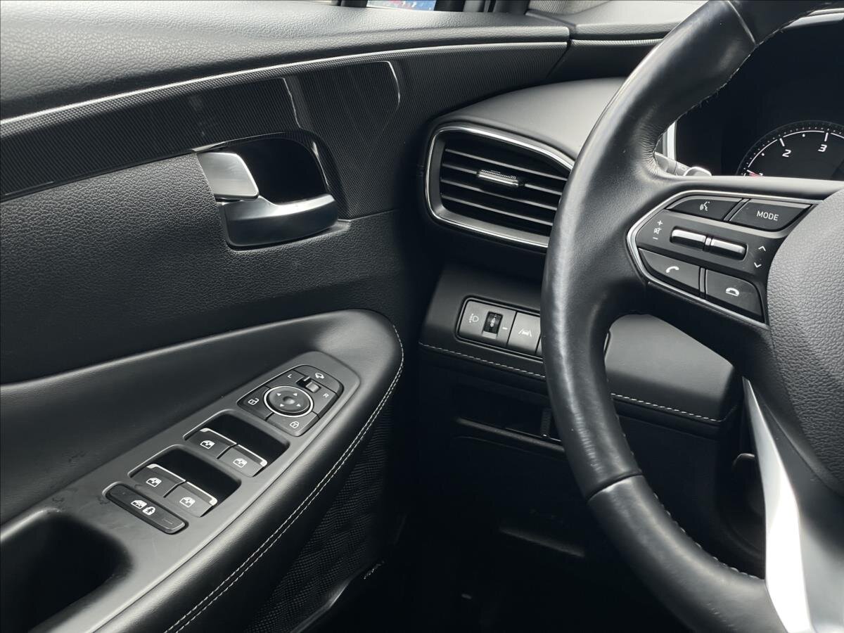 Hyundai Santa Fe SUV / Terénní 2,2 l 148 kw