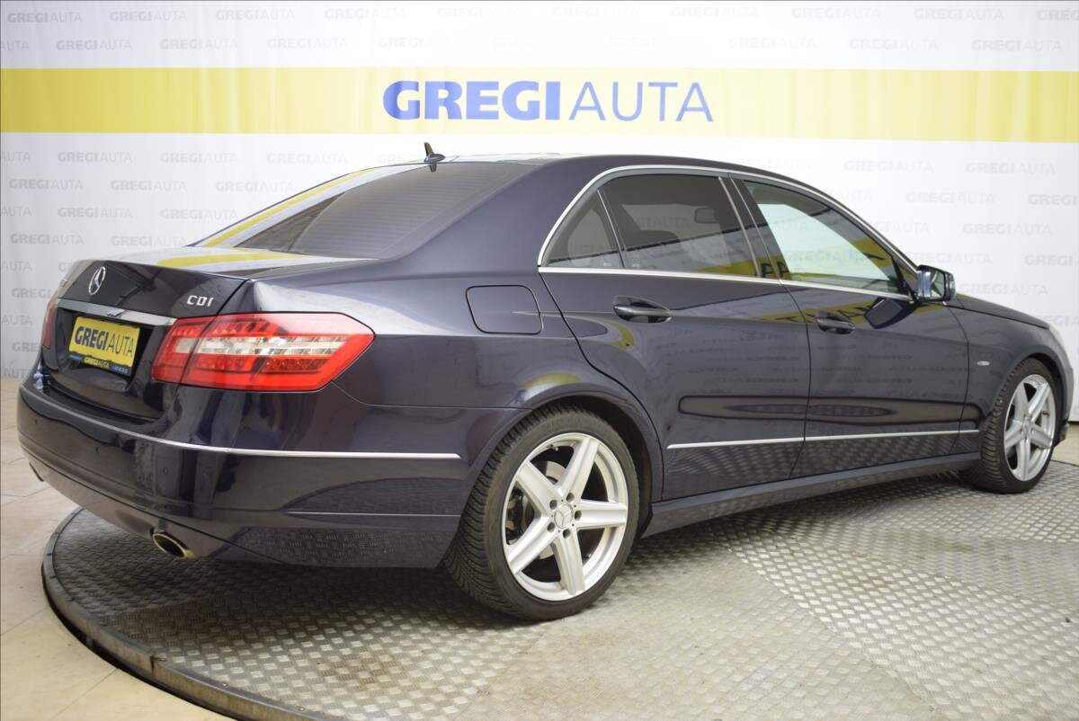 Mercedes-Benz Třídy E Sedan 3,0 l 170 kw