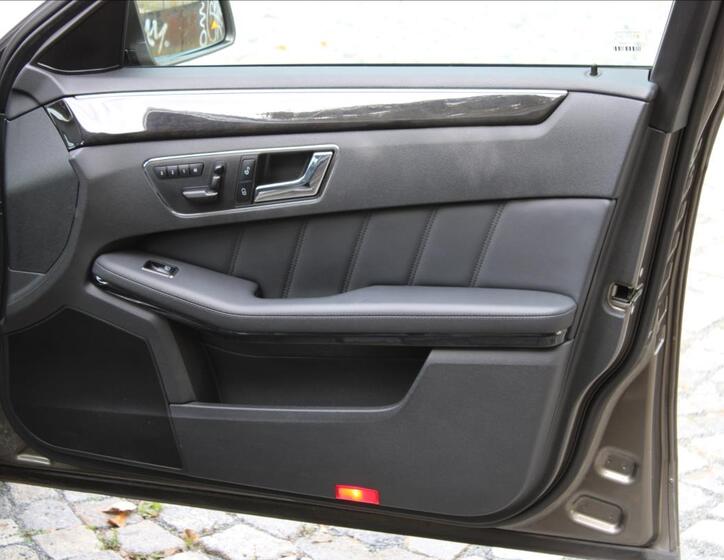 Mercedes-Benz Třídy E 27