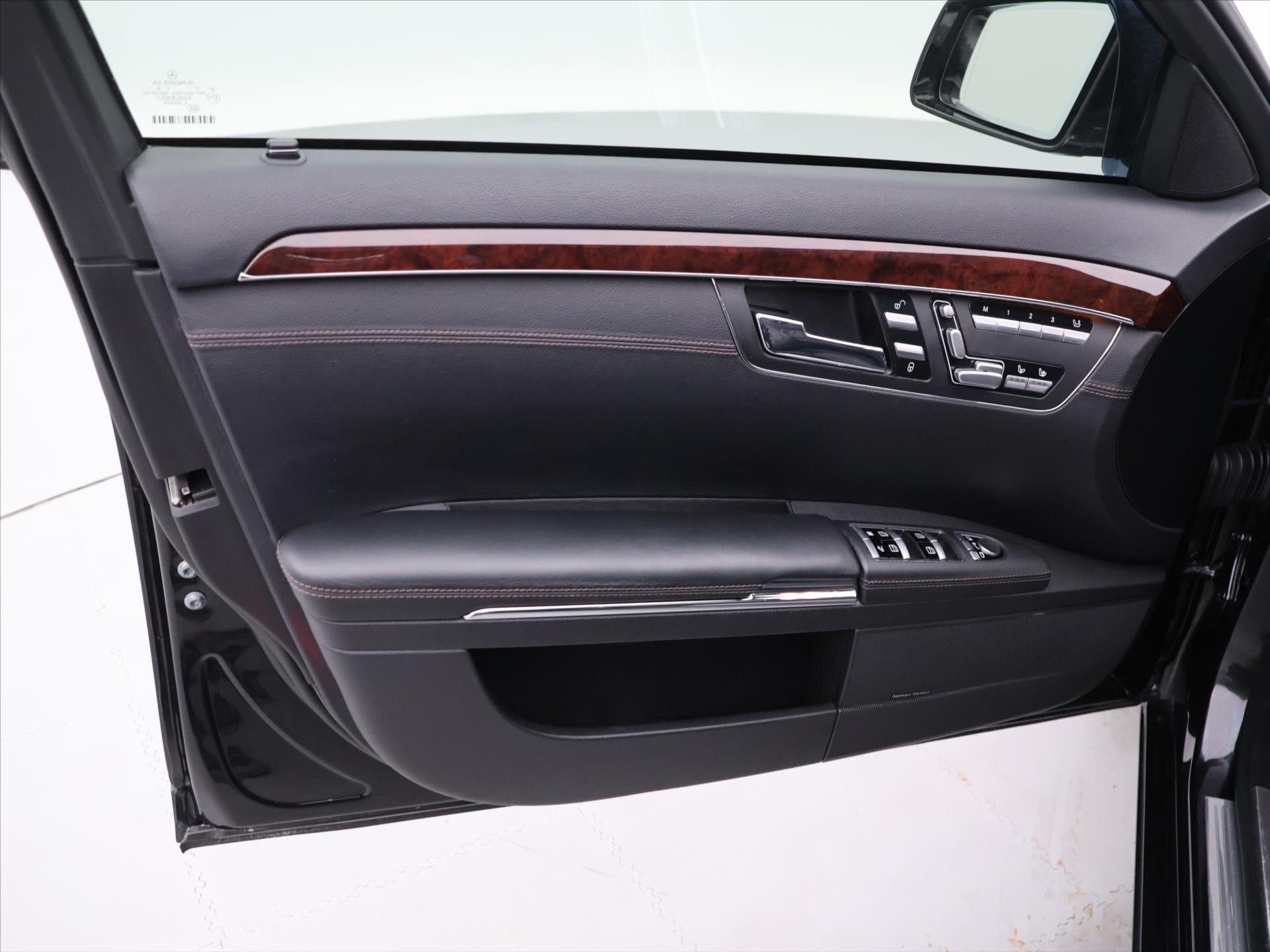 Mercedes-Benz Třídy S Sedan / Limuzína 4,7 l 320 kw