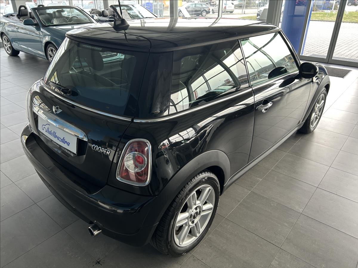 Mini Cooper Hatchback 1,6 l 90 kw