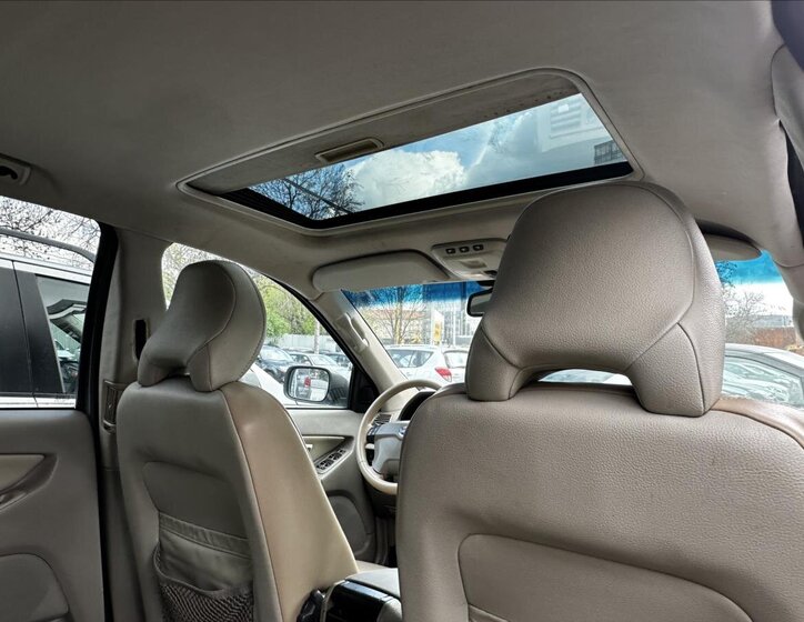 Volvo XC90 SUV 2,4 l 120 kw