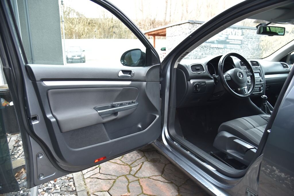 Volkswagen Golf Kombi 1,6 l 77 kw