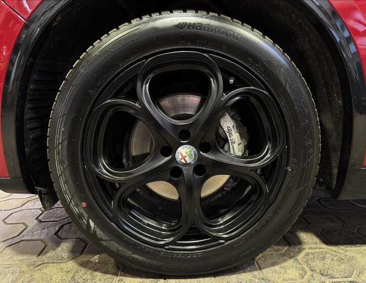 Alfa Romeo Stelvio SUV / Terénní 2,1 l 154 kw