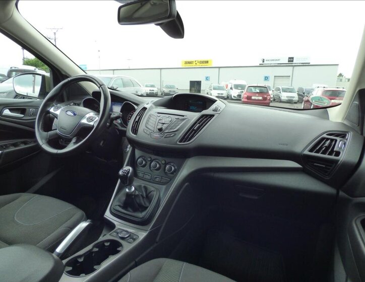 Ford Kuga SUV / Terénní 2,0 l 110 kw