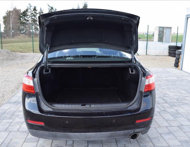 Renault Latitude Sedan / Limuzína 2,0 l 110 kw