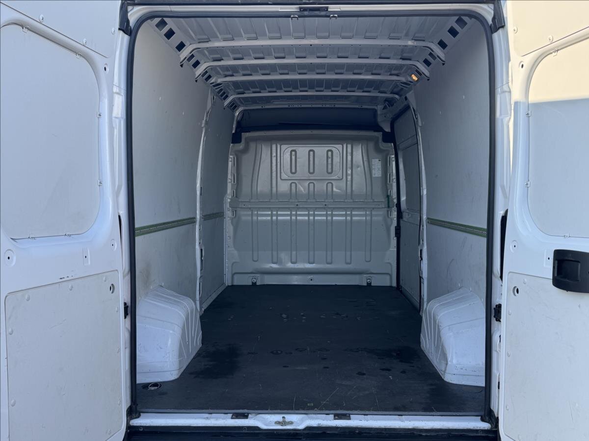 Opel Movano Skříň 2,2 l 103 kw