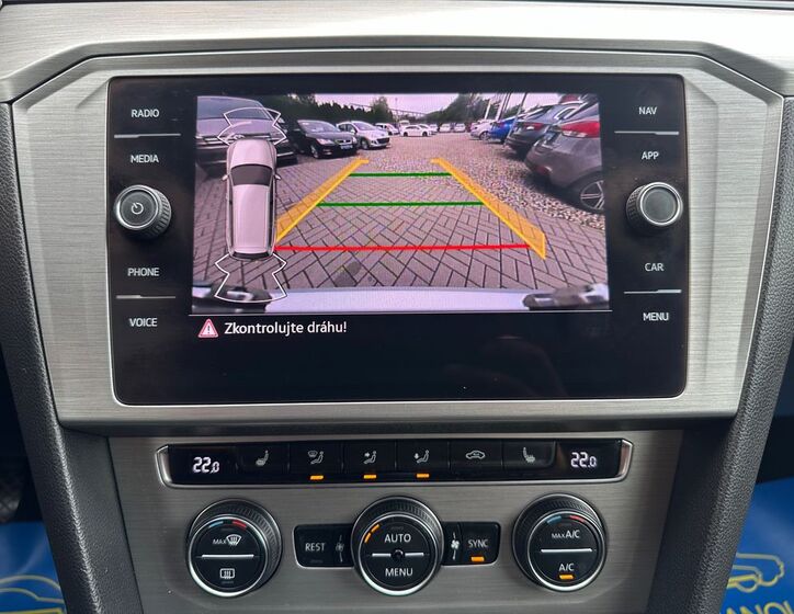 Volkswagen Passat 25