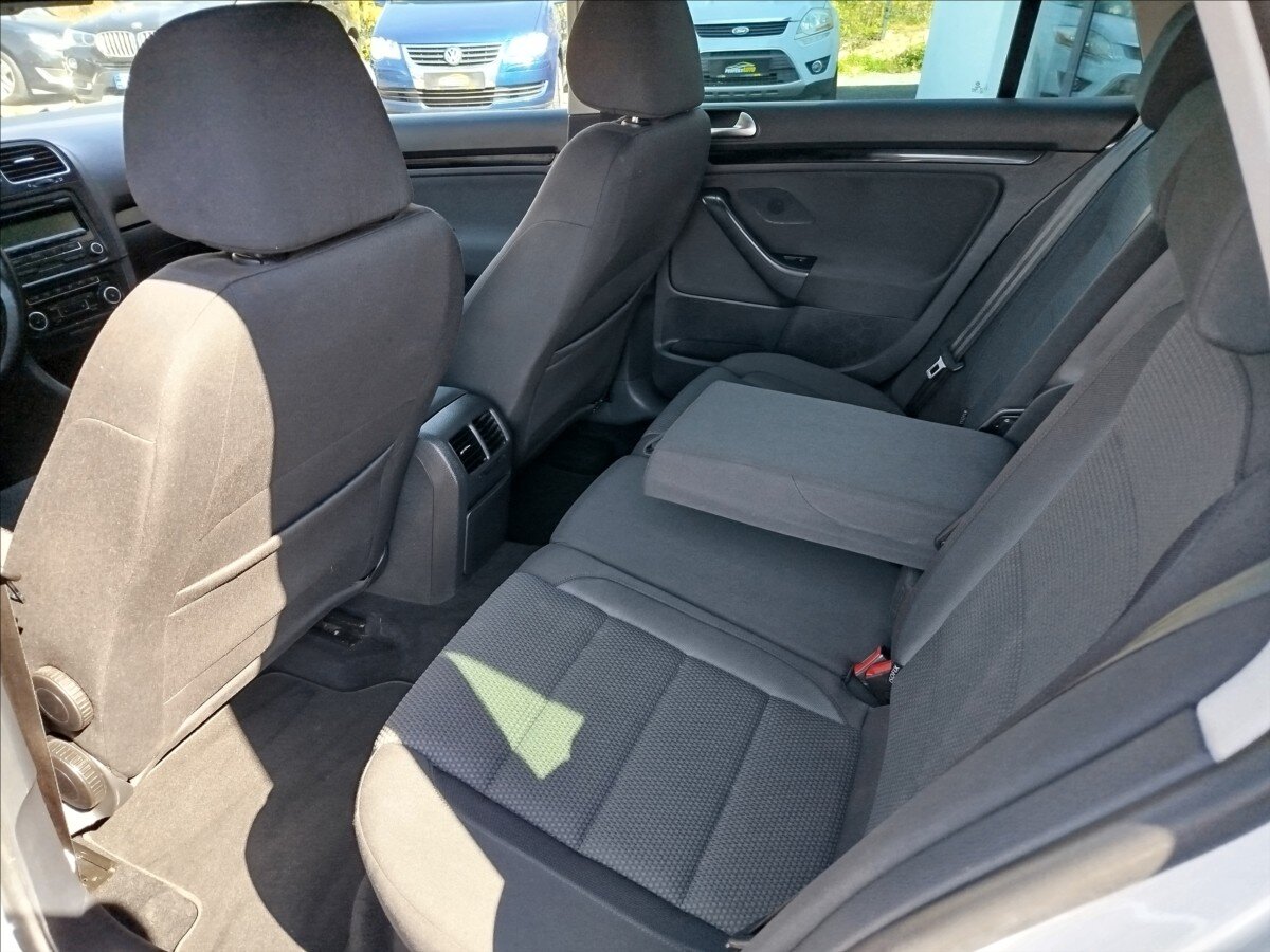 Volkswagen Golf Kombi 2,0 l 103 kw