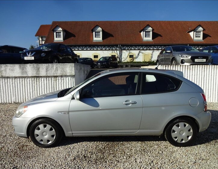 Hyundai Accent Hatchback 1,4 l 71 kw