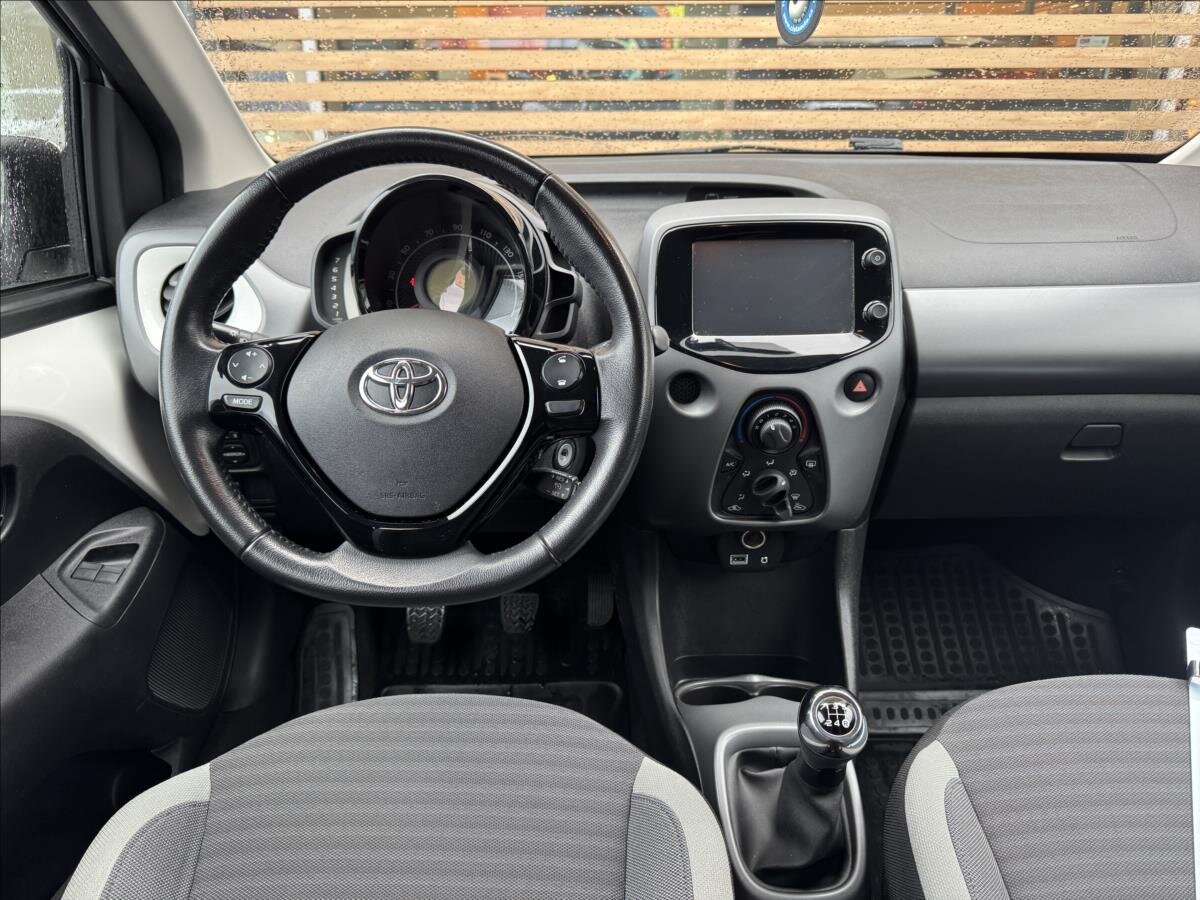 Toyota Aygo Hatchback 998,0 53 kw