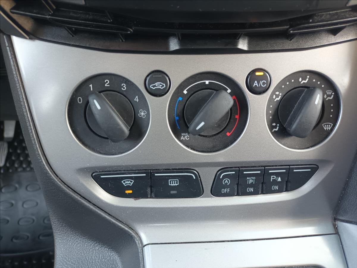 Ford Focus Kombi 998,0 92 kw