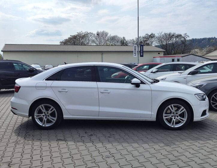 Audi A3 Sedan / Limuzína 2,0 l 110 kw