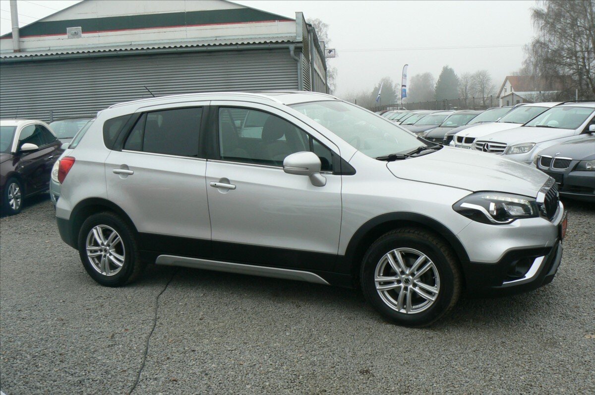 Suzuki SX4 S-Cross SUV / Terénní 1,4 l 103 kw