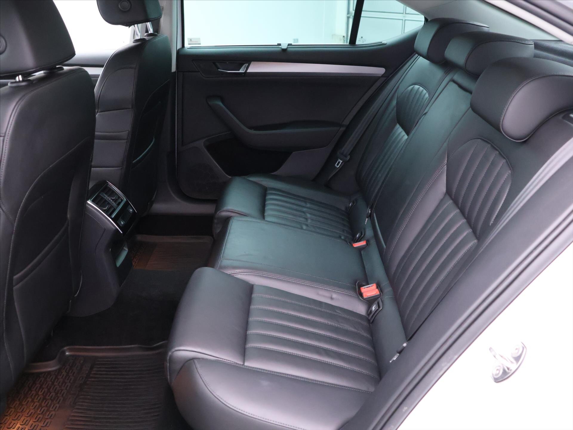 Škoda Superb Liftback 2,0 l 140 kw