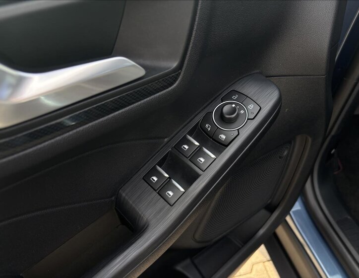 Ford Kuga SUV / Terénní 1,5 l 110 kw