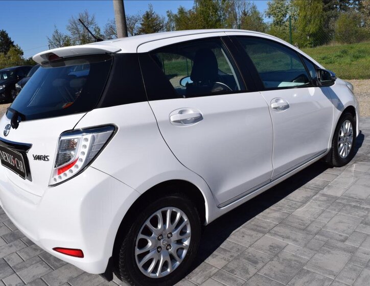 Toyota Yaris Hatchback 998,0 51 kw