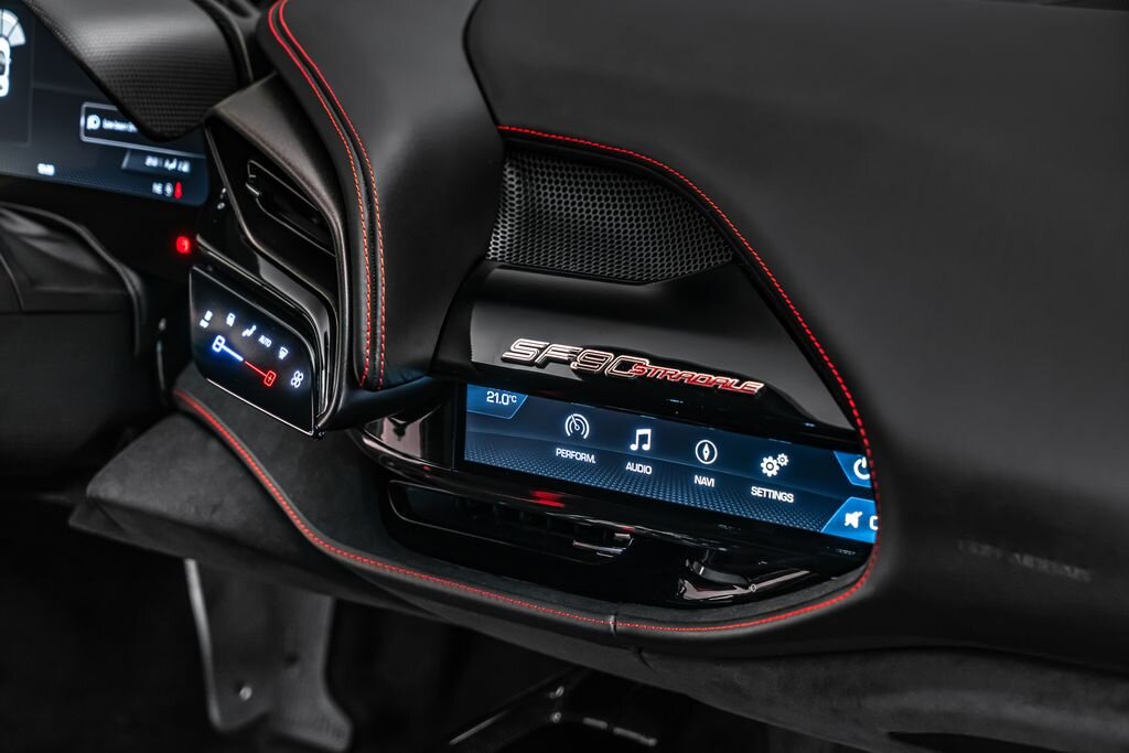 Ferrari SF90 Kupé 4,0 l 574 kw