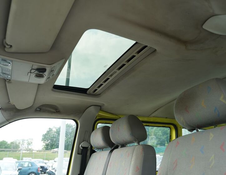 Volkswagen Caravelle 30