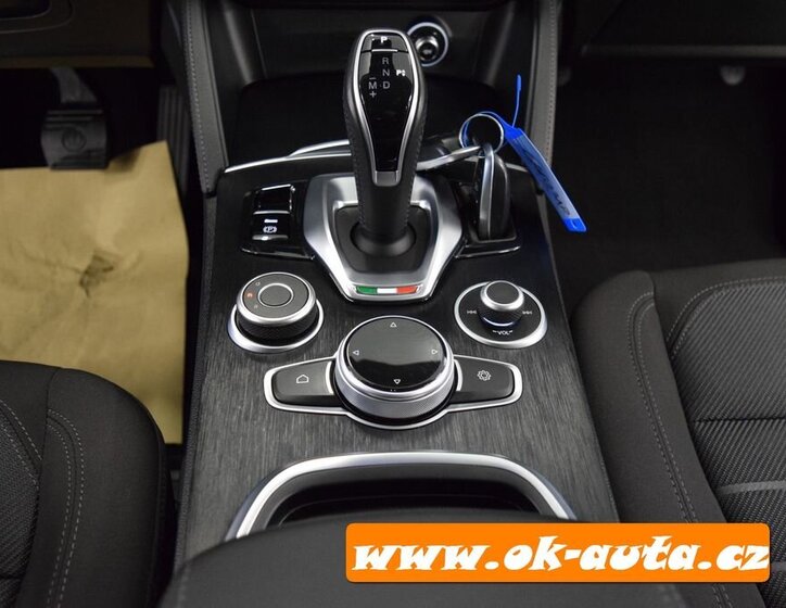 Alfa Romeo Stelvio SUV 0,0 140 kw