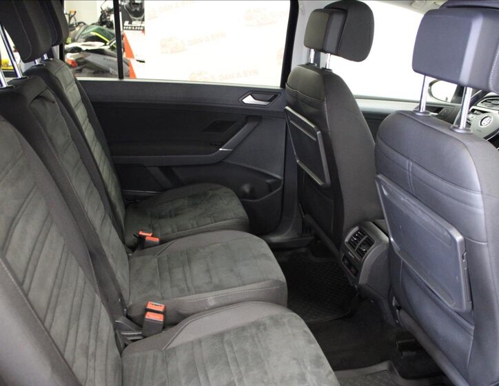 Volkswagen Touran Kombi 1,5 l 110 kw