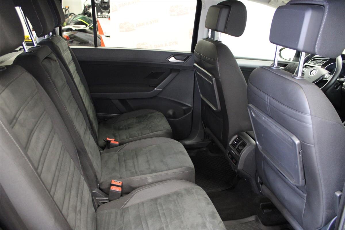 Volkswagen Touran Kombi 1,5 l 110 kw