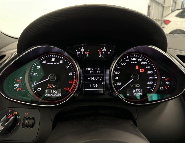 Audi R8 15