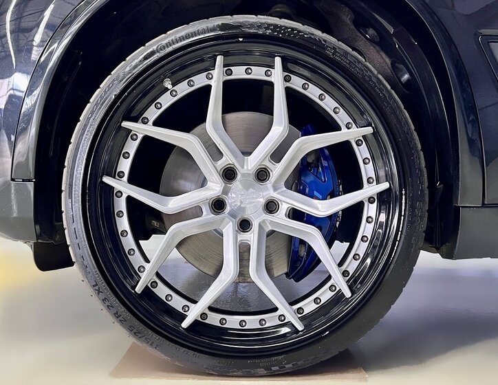 BMW X5 SUV / Terénní 4,4 l 457 kw