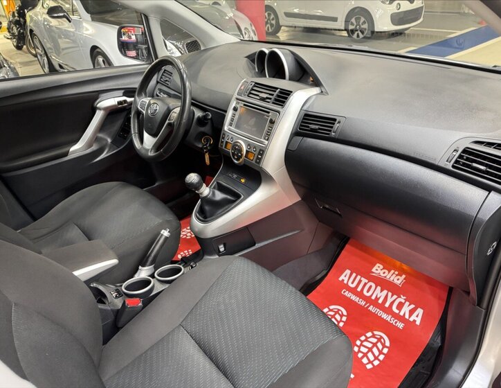 Toyota Verso Kombi 2,0 l 93 kw