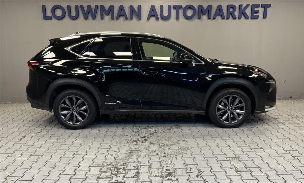 Lexus NX 300h