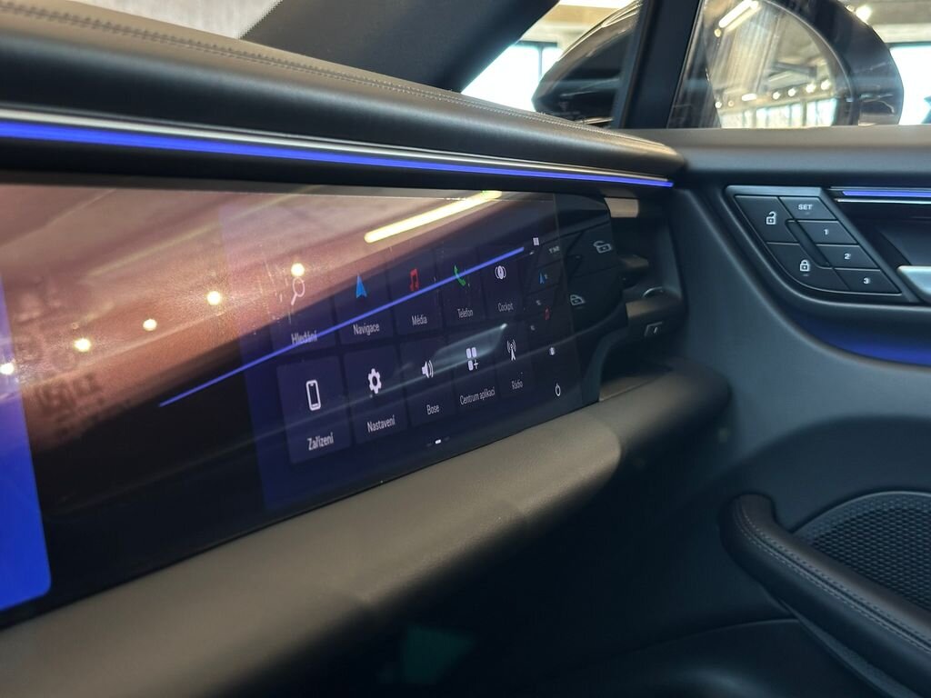 Porsche Macan SUV / Terénní 0,0 300 kw