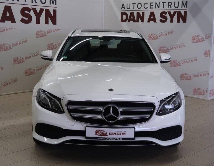 Mercedes-Benz Třídy E Kombi 2,0 l 135 kw