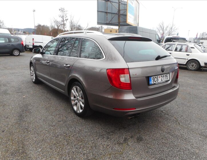 Škoda Superb Kombi 2,0 l 103 kw