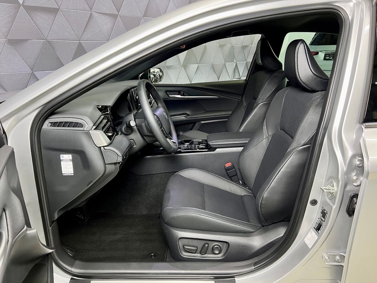 Toyota Camry Sedan / Limuzína 2,5 l 169 kw