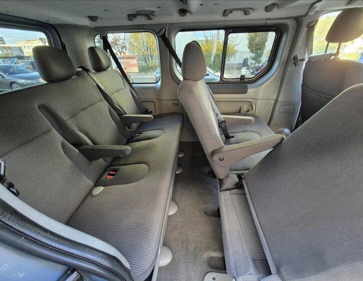 Opel Vivaro Kombi 2,5 l 107 kw