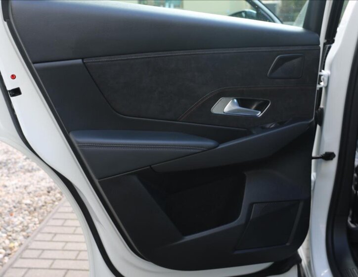 DS Automobiles DS7 Crossback Kombi 2,0 l 130 kw