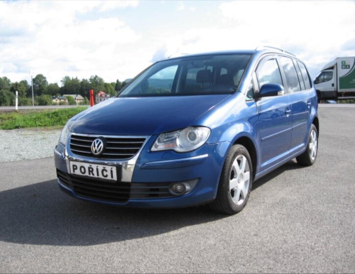 Volkswagen Touran 1