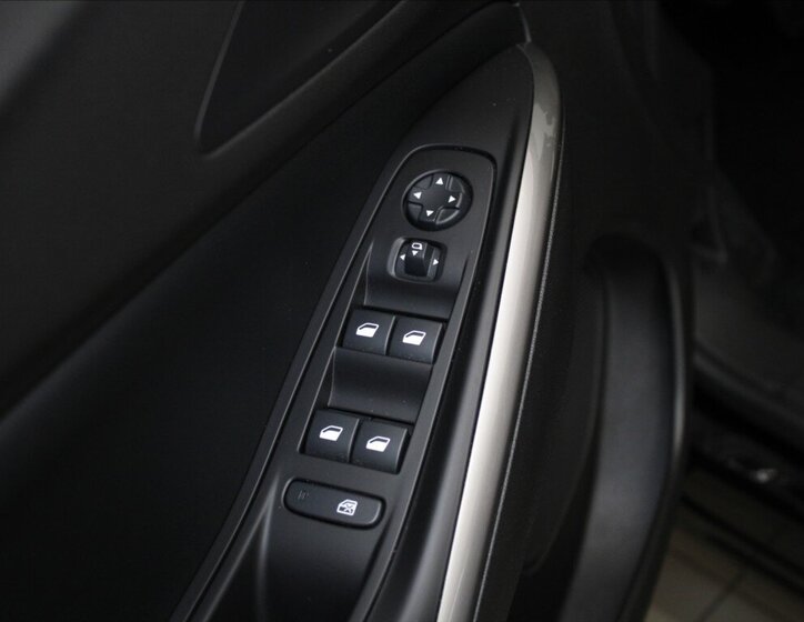 Opel Grandland SUV 1,5 l 96 kw