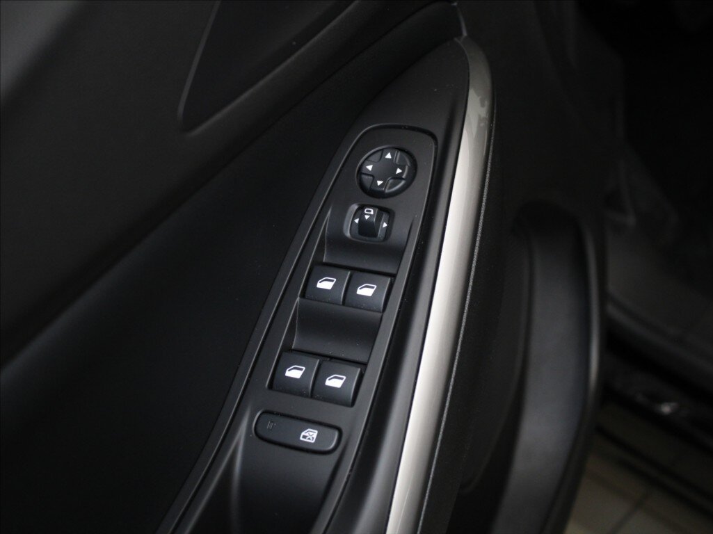 Opel Grandland SUV 1,5 l 96 kw