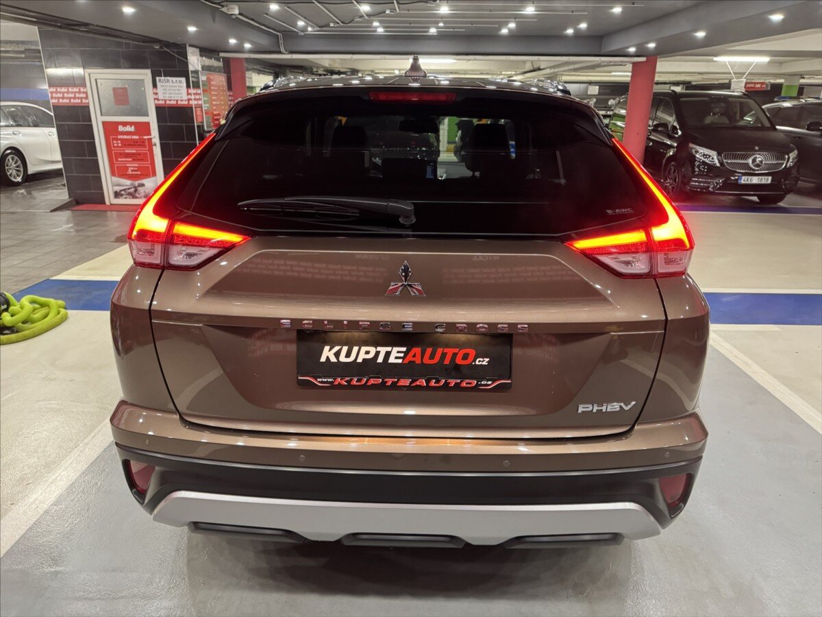 Mitsubishi Eclipse Cross SUV 2,4 l 138 kw