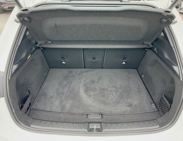 Mercedes-Benz GLA 12